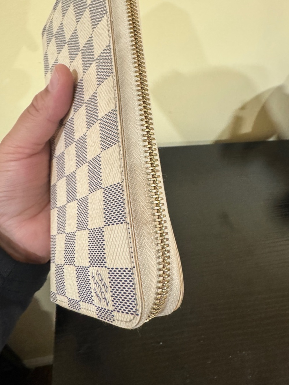 Louis Vuitton Zip Around Wallet - Picture 16 of 16